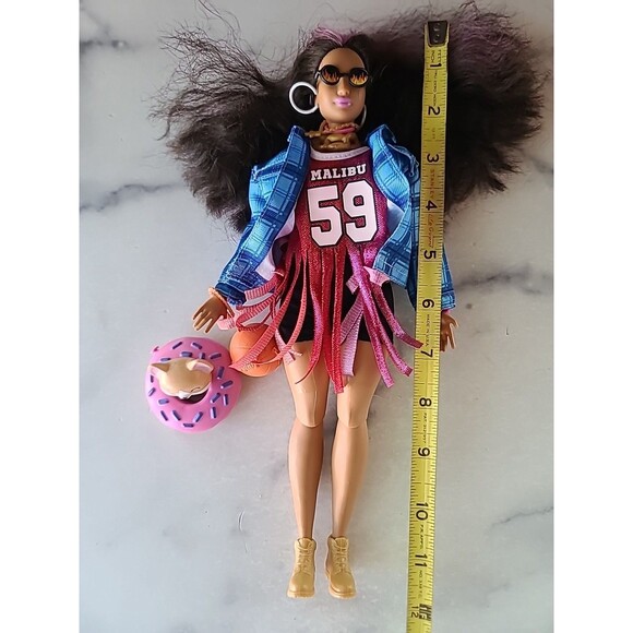 Mattel Malibu Barbie Doll 2019 - Picture 6 of 10